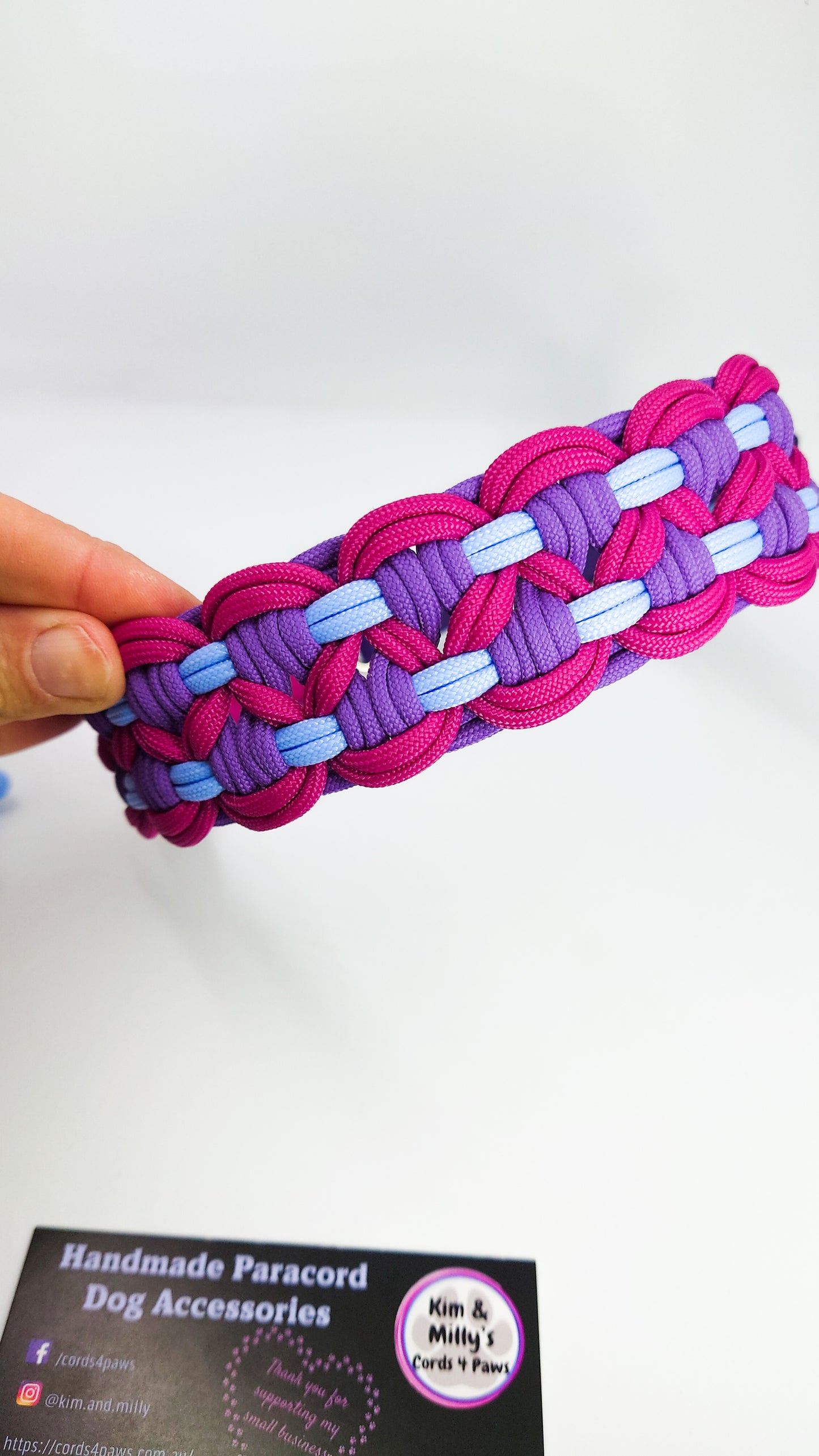 Dog Collar - Sadie's Posie Kim & Milly's Cords 4 Paws Paracord Handmade Dog Accessories Customizable Made in Germany Shipping worldwide