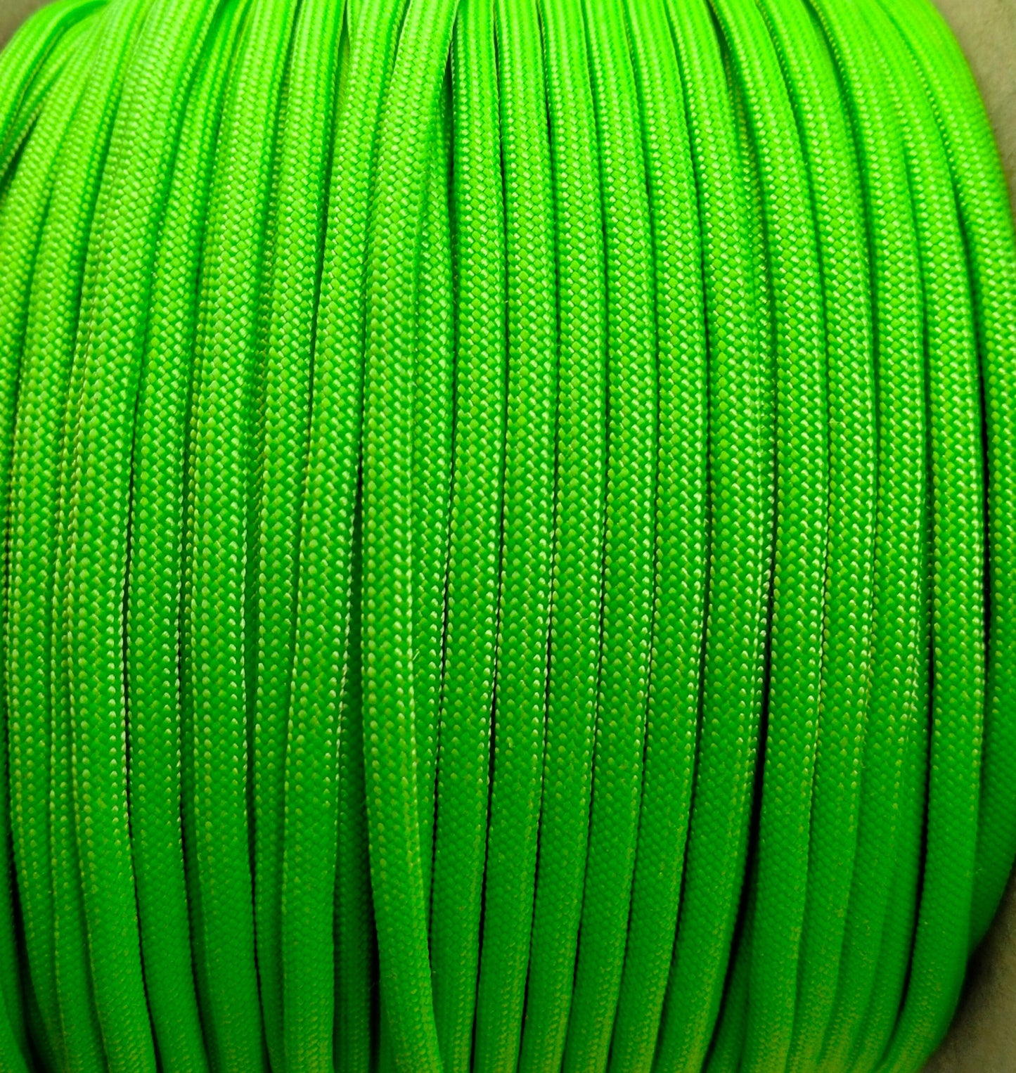 Paracord 4mm Neon Green Kim & Milly's Cords 4 Paws Paracord Handmade Dog Accessories Customizable Made in Germany Shipping worldwide