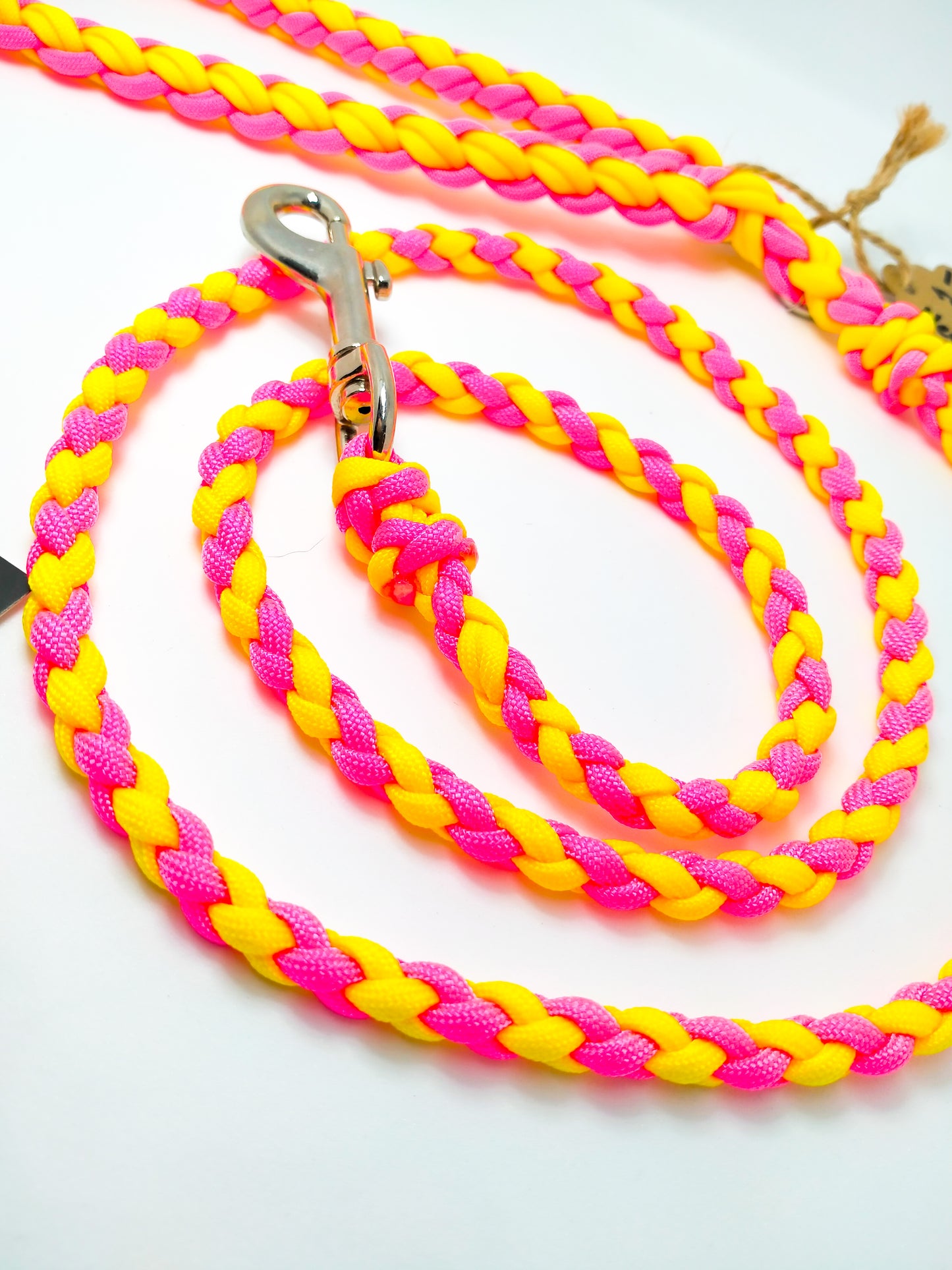 Dog Lead - 4 Strand Round Braid cords4paws Paracord Handmade Dog Accessories Customizable Made in Germany Shipping worldwide