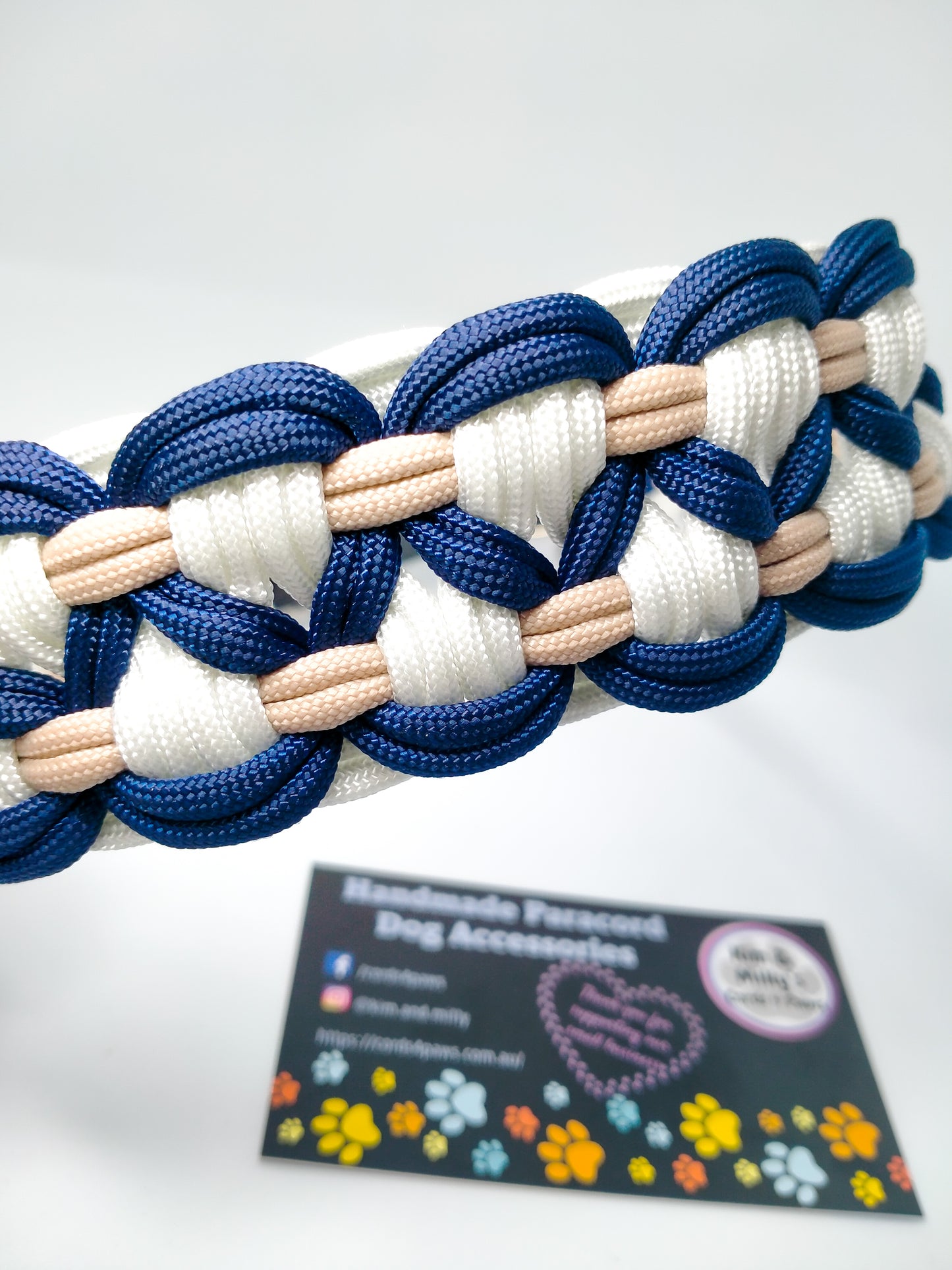 Dog Collar - Sadie's Posie Kim & Milly's Cords 4 Paws Paracord Handmade Dog Accessories Customizable Made in Germany Shipping worldwide