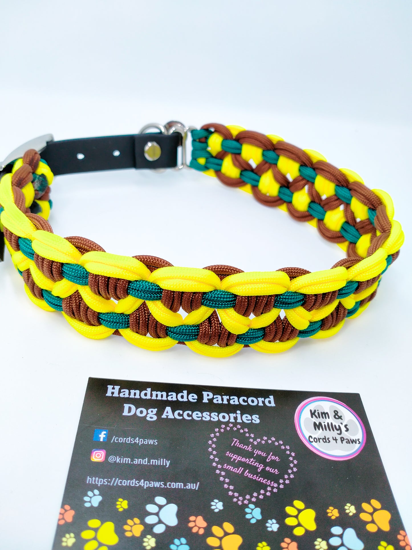 Dog Collar - Sadie's Posie Kim & Milly's Cords 4 Paws Paracord Handmade Dog Accessories Customizable Made in Germany Shipping worldwide