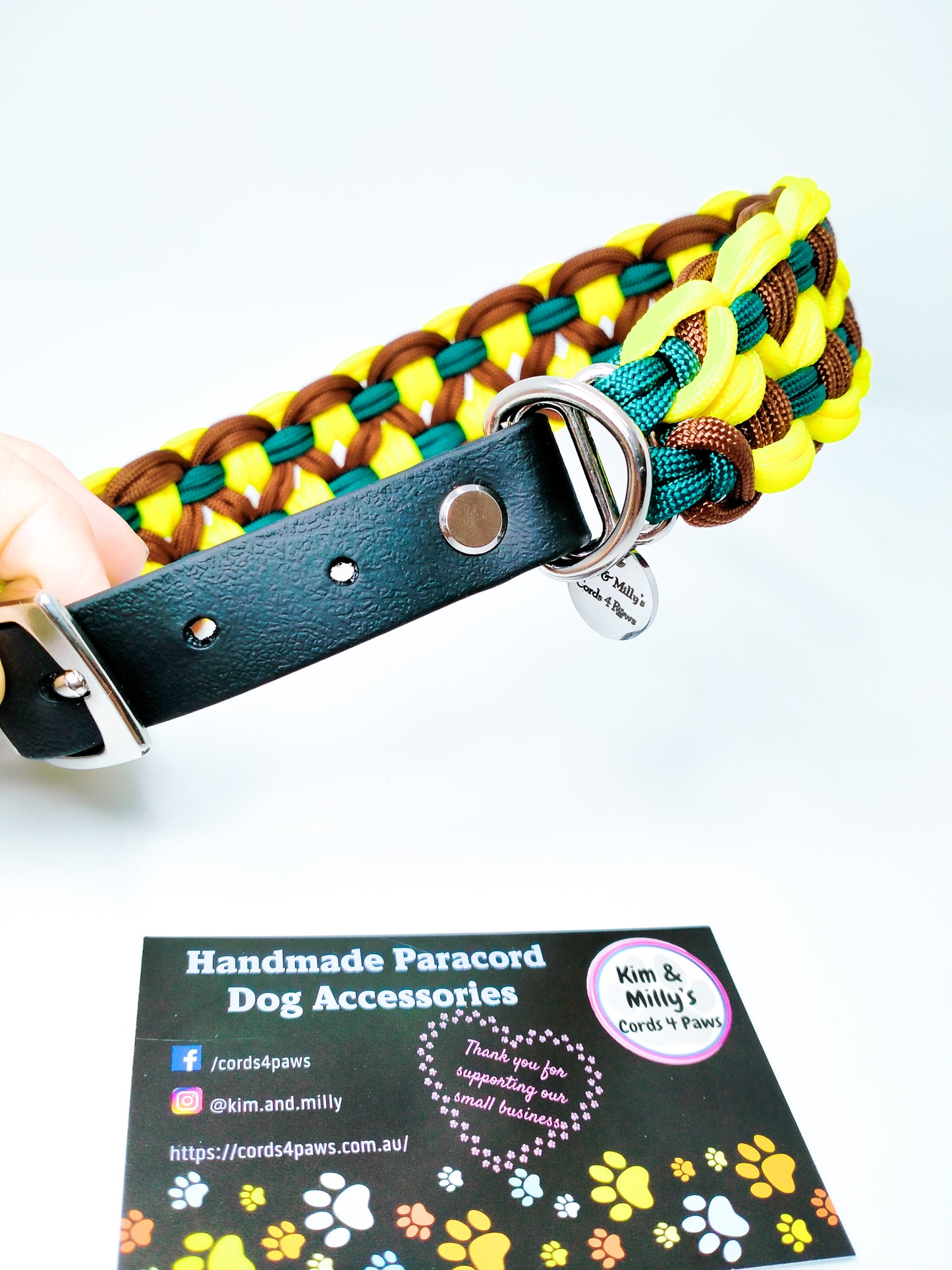 Dog Collar - Sadie's Posie Kim & Milly's Cords 4 Paws Paracord Handmade Dog Accessories Customizable Made in Germany Shipping worldwide