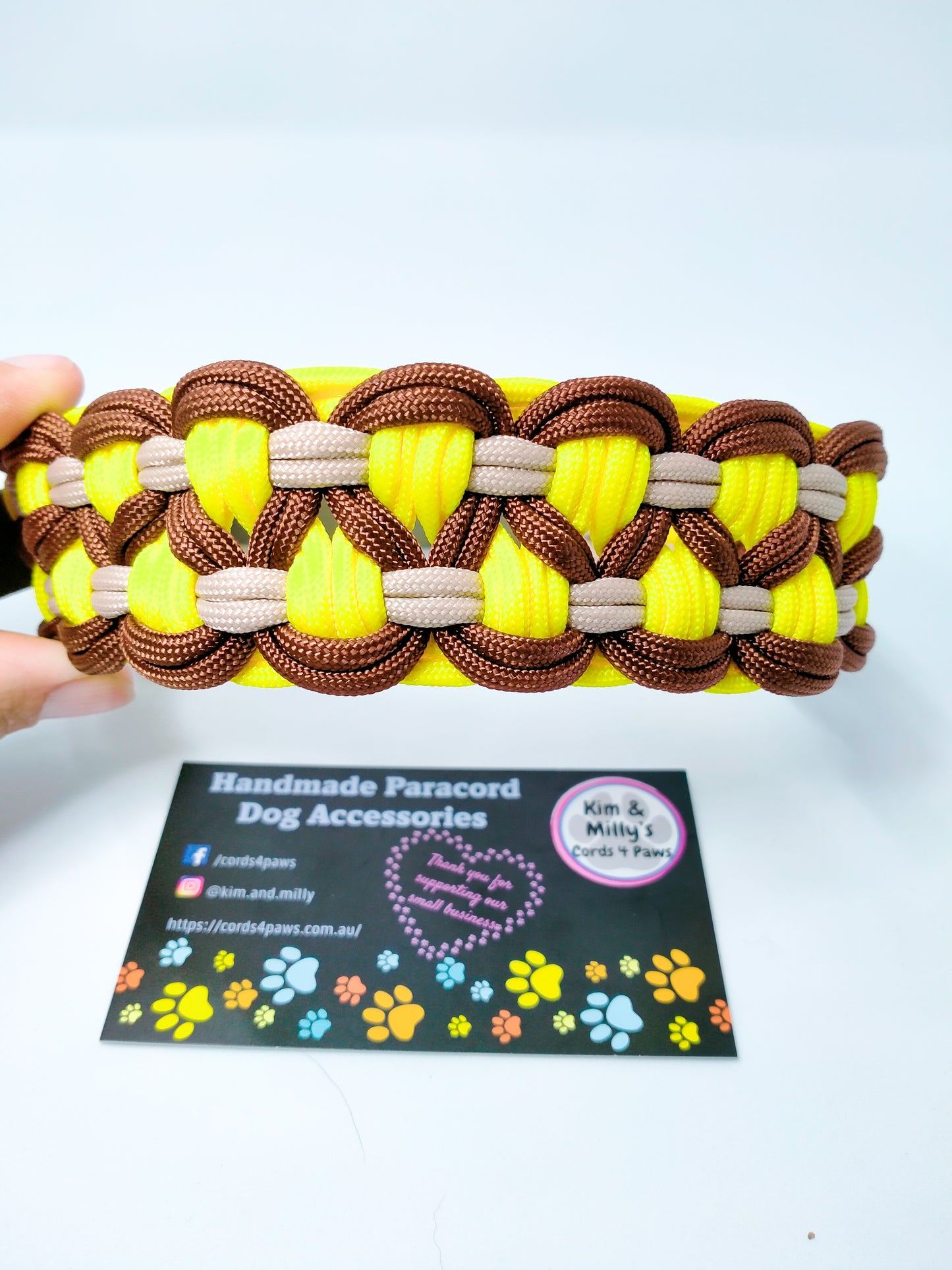 Dog Collar - Sadie's Posie Kim & Milly's Cords 4 Paws Paracord Handmade Dog Accessories Customizable Made in Germany Shipping worldwide