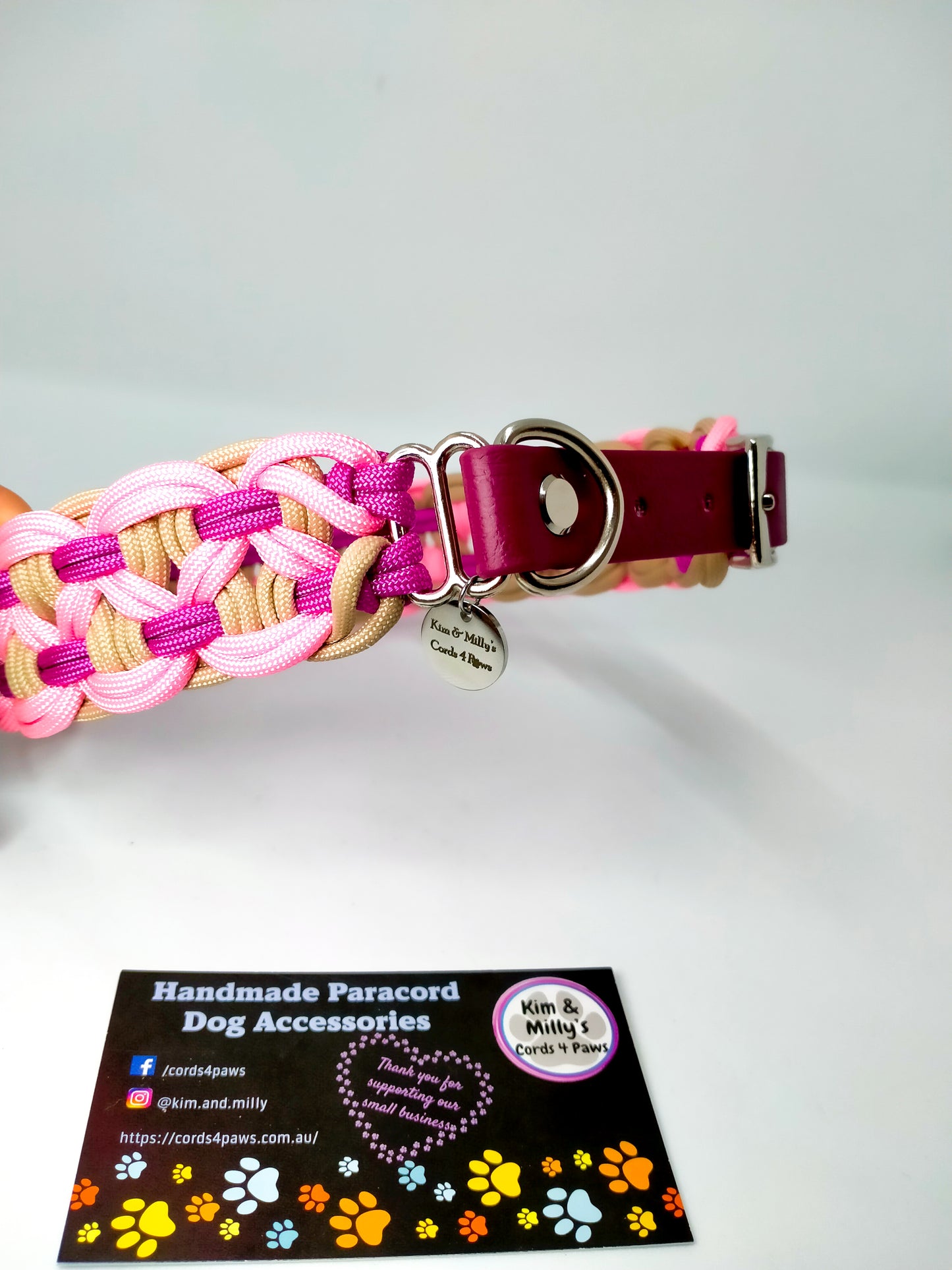 Dog Collar - Sadie's Posie Kim & Milly's Cords 4 Paws Paracord Handmade Dog Accessories Customizable Made in Germany Shipping worldwide