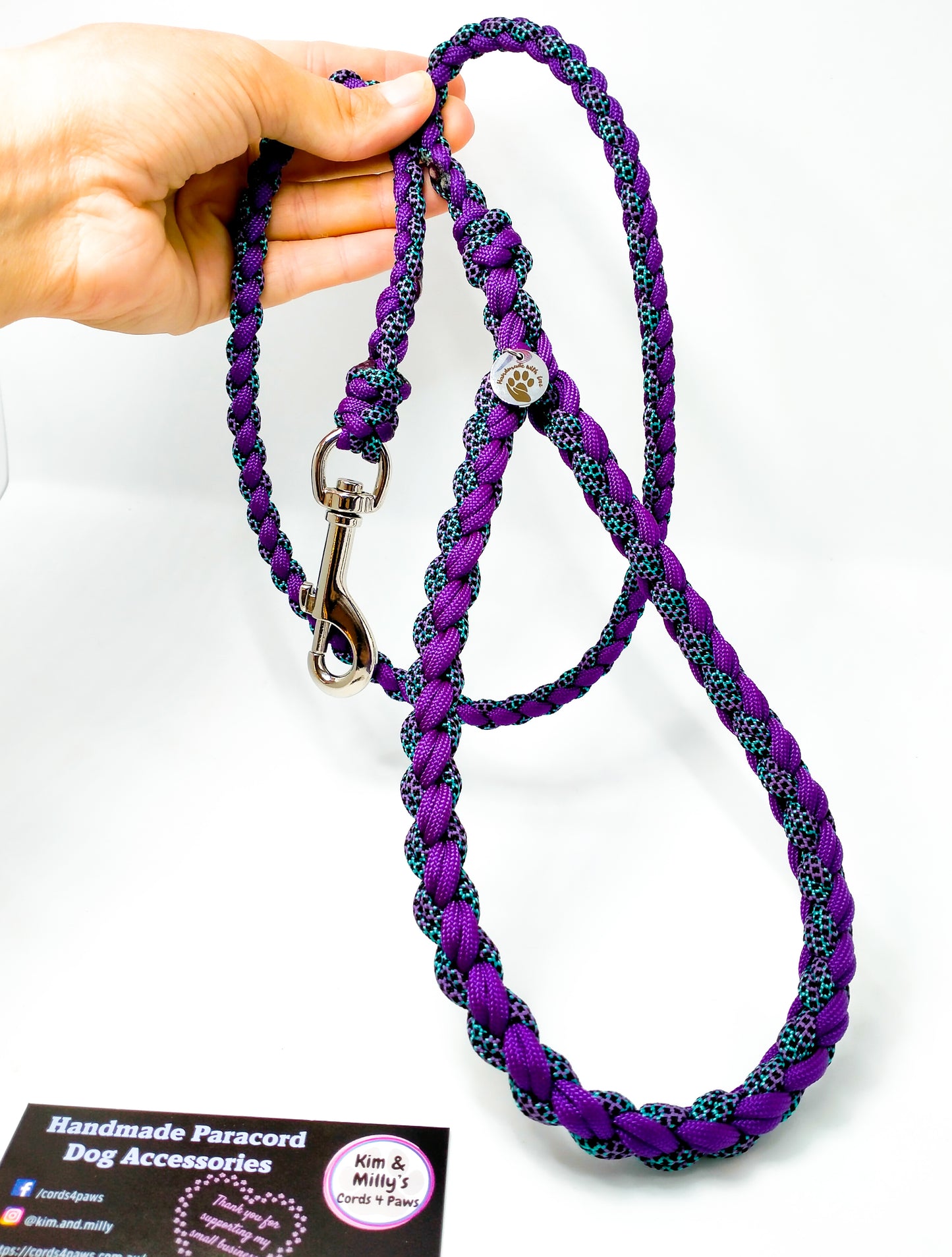 Dog Lead - 4 Strand Round Braid cords4paws Paracord Handmade Dog Accessories Customizable Made in Germany Shipping worldwide