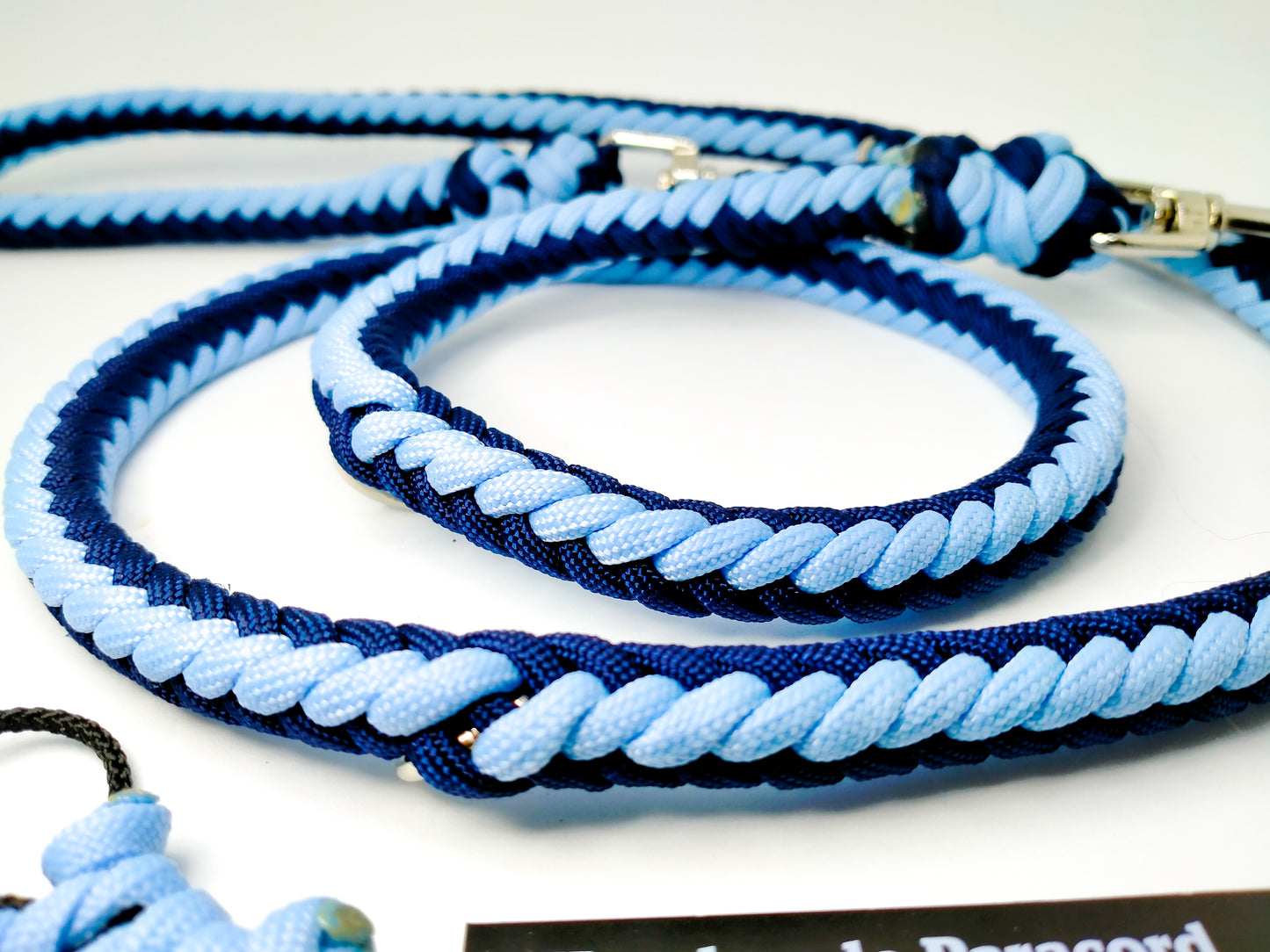 Adjustable Lead - Herringbone Kim & Milly's Cords 4 Paws Paracord Handmade Dog Accessories Customizable Made in Germany Shipping worldwide