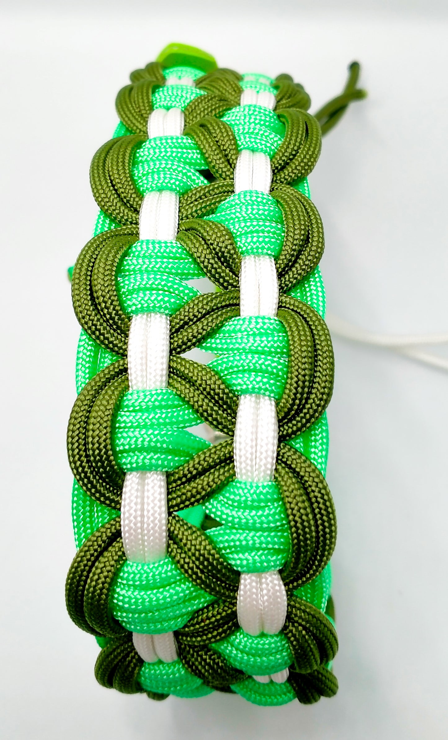 Dog Collar - Sadie's Posie Kim & Milly's Cords 4 Paws Paracord Handmade Dog Accessories Customizable Made in Germany Shipping worldwide