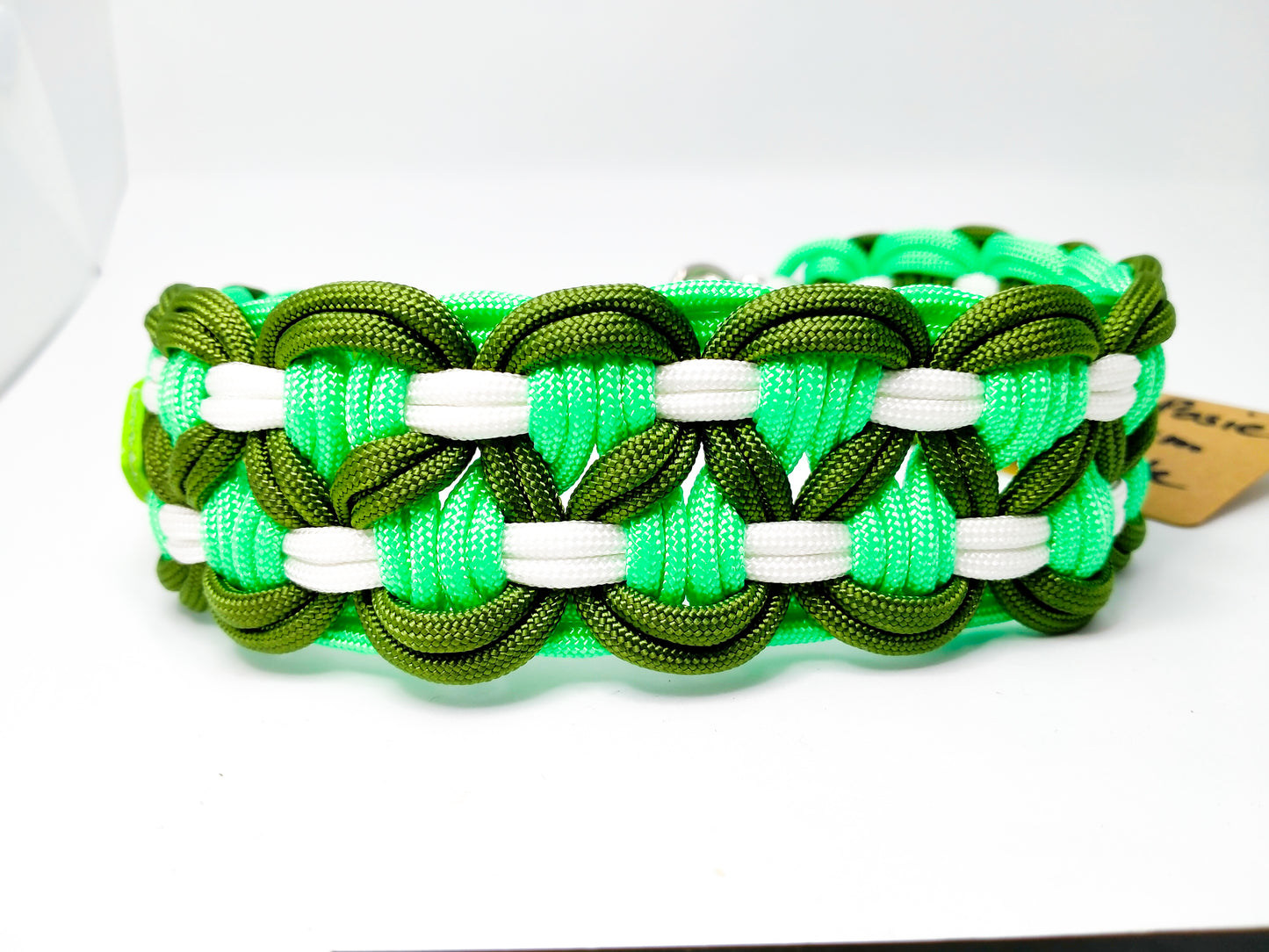 Dog Collar - Sadie's Posie Kim & Milly's Cords 4 Paws Paracord Handmade Dog Accessories Customizable Made in Germany Shipping worldwide