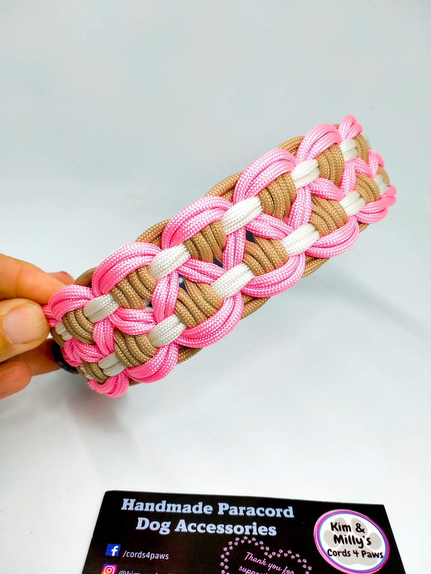 Dog Collar - Sadie's Posie Kim & Milly's Cords 4 Paws Paracord Handmade Dog Accessories Customizable Made in Germany Shipping worldwide
