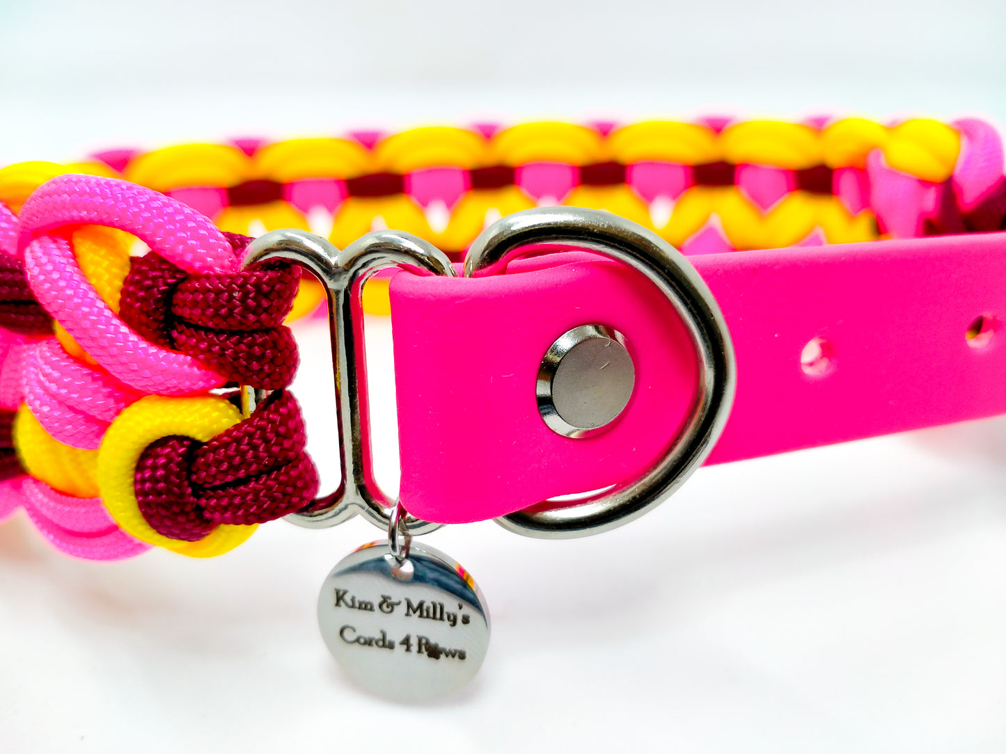 Dog Collar - Sadie's Posie Kim & Milly's Cords 4 Paws Paracord Handmade Dog Accessories Customizable Made in Germany Shipping worldwide
