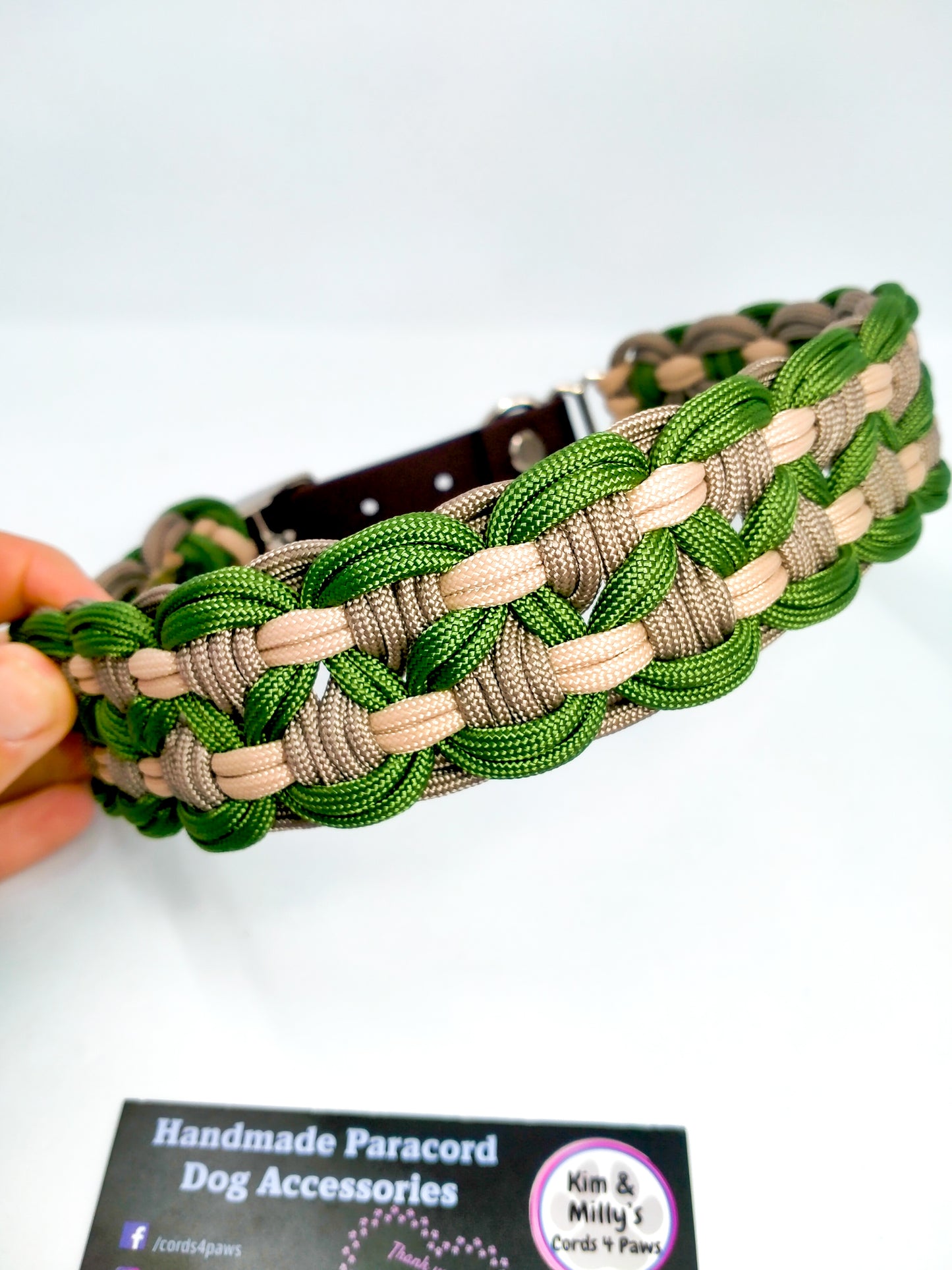 Dog Collar - Sadie's Posie Kim & Milly's Cords 4 Paws Paracord Handmade Dog Accessories Customizable Made in Germany Shipping worldwide