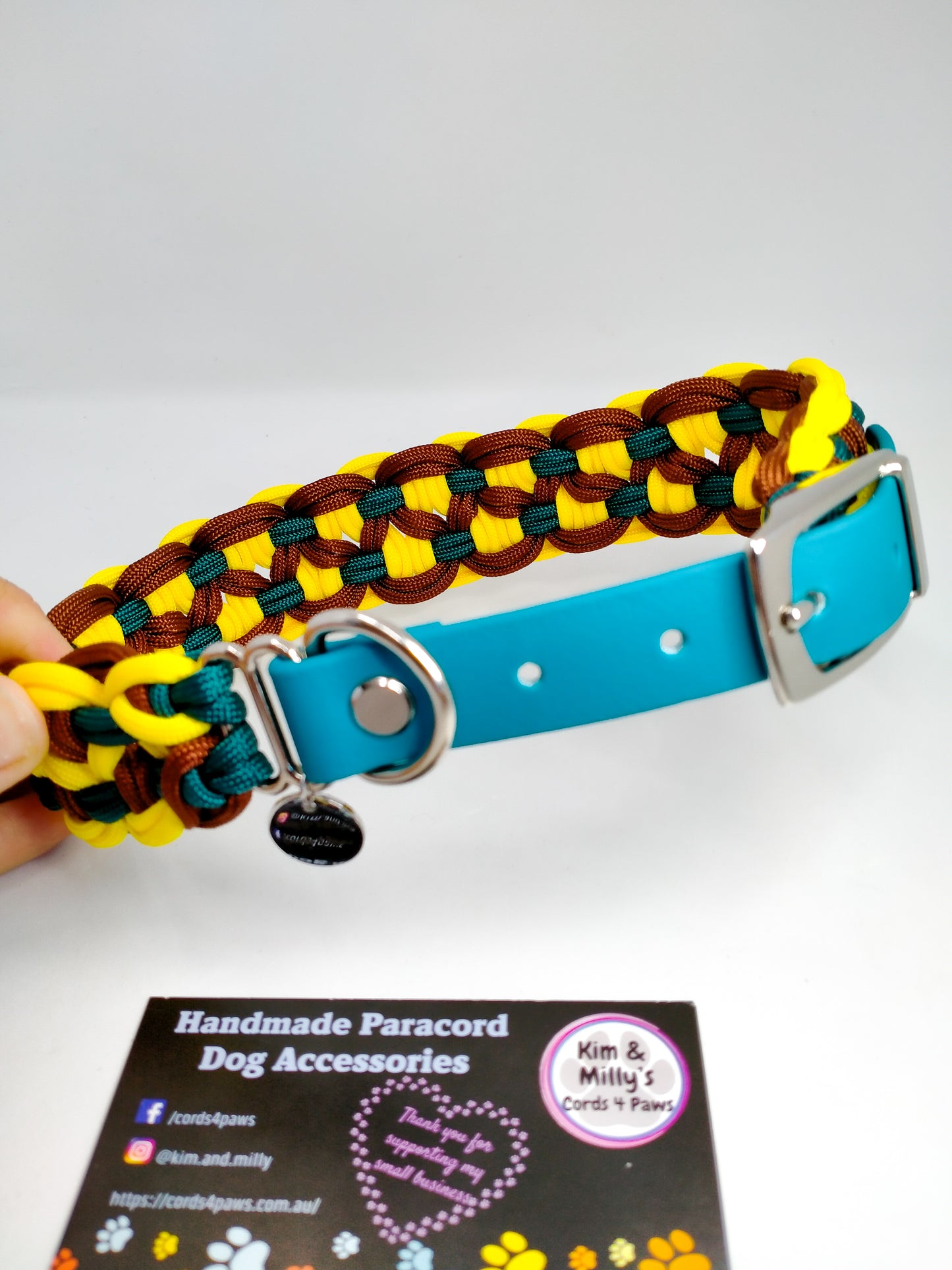 Dog Collar - Sadie's Posie Kim & Milly's Cords 4 Paws Paracord Handmade Dog Accessories Customizable Made in Germany Shipping worldwide