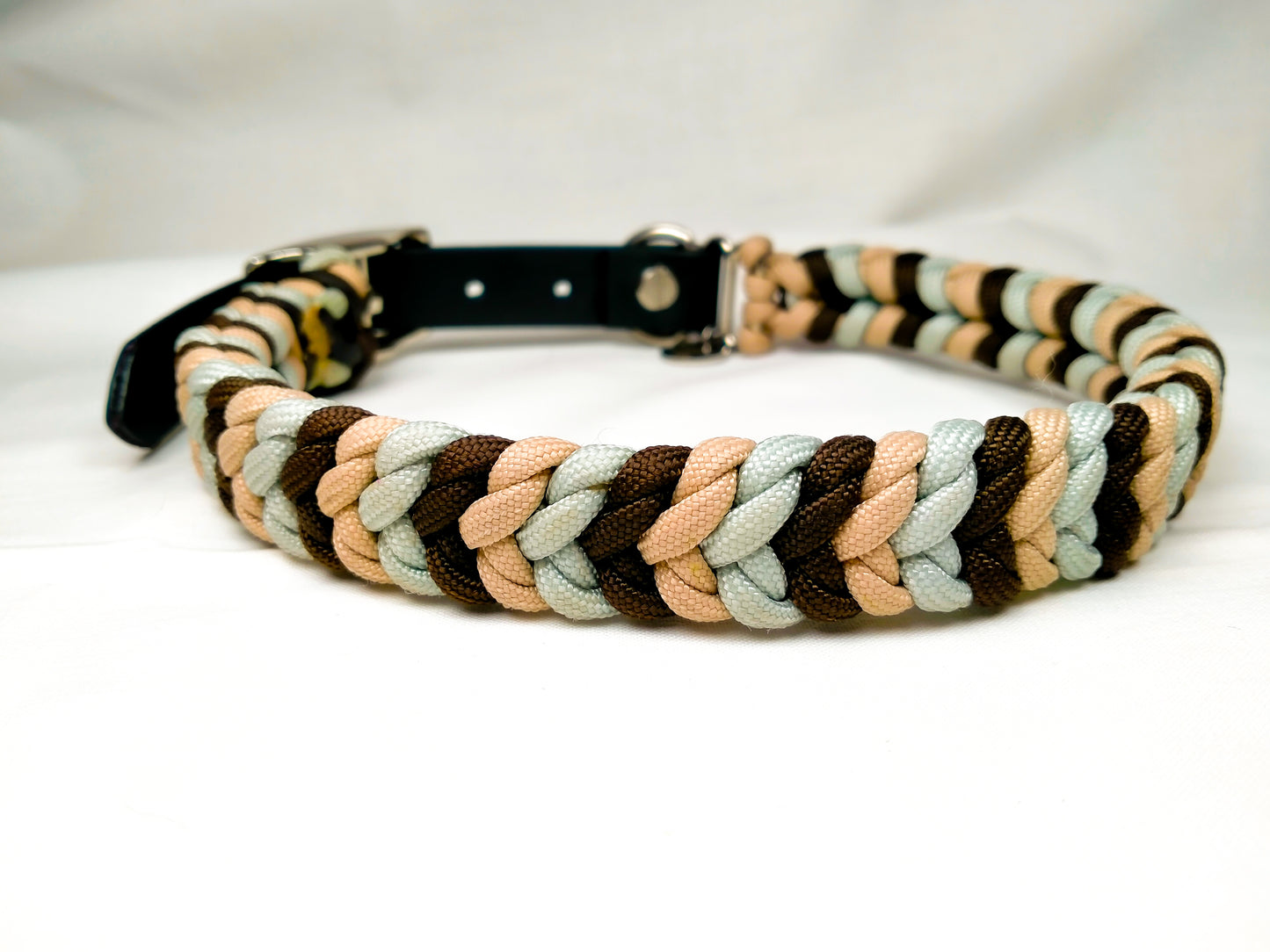 Dog Collar - "Ty Ty's Dream" Kim & Milly's Cords 4 Paws Paracord Handmade Dog Accessories Customizable Made in Germany Shipping worldwide