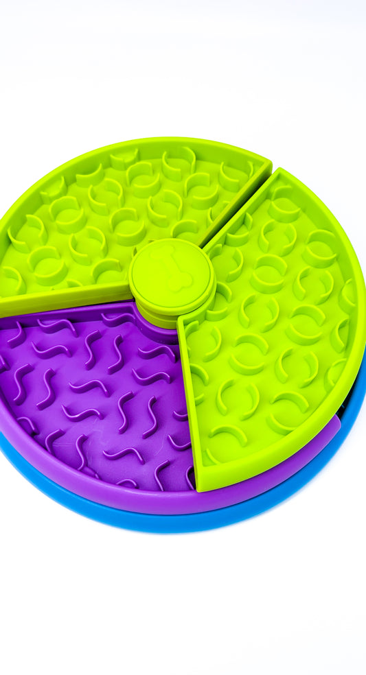 Spin ‘N’ Snack Puzzle Bowl Kim & Milly's Cords 4 Paws Paracord Handmade Dog Accessories Customizable Made in Germany Shipping worldwide