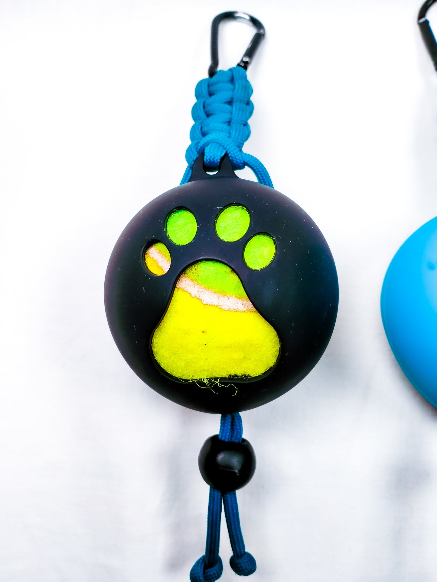 Paracord Ball Holder Black Kim & Milly's Cords 4 Paws Paracord Handmade Dog Accessories Customizable Made in Germany Shipping worldwide