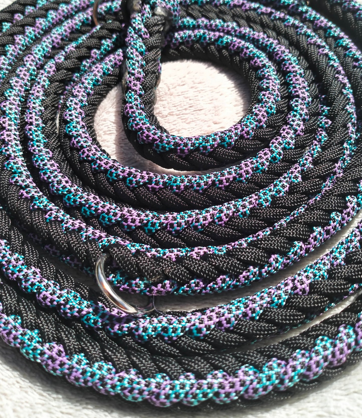 Adjustable Lead - Herringbone Kim & Milly's Cords 4 Paws Paracord Handmade Dog Accessories Customizable Made in Germany Shipping worldwide