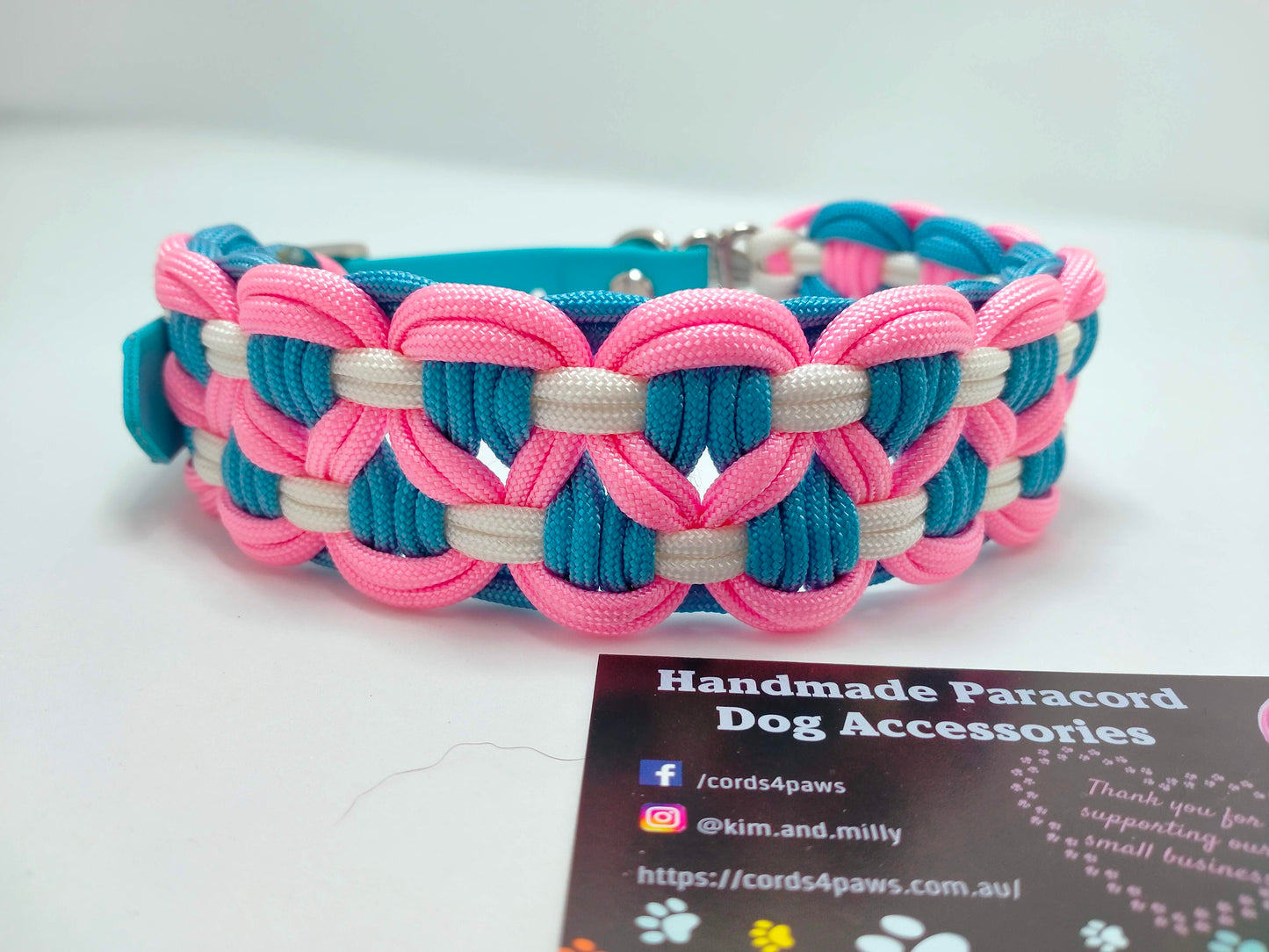 Dog Collar - Sadie's Posie Kim & Milly's Cords 4 Paws Paracord Handmade Dog Accessories Customizable Made in Germany Shipping worldwide