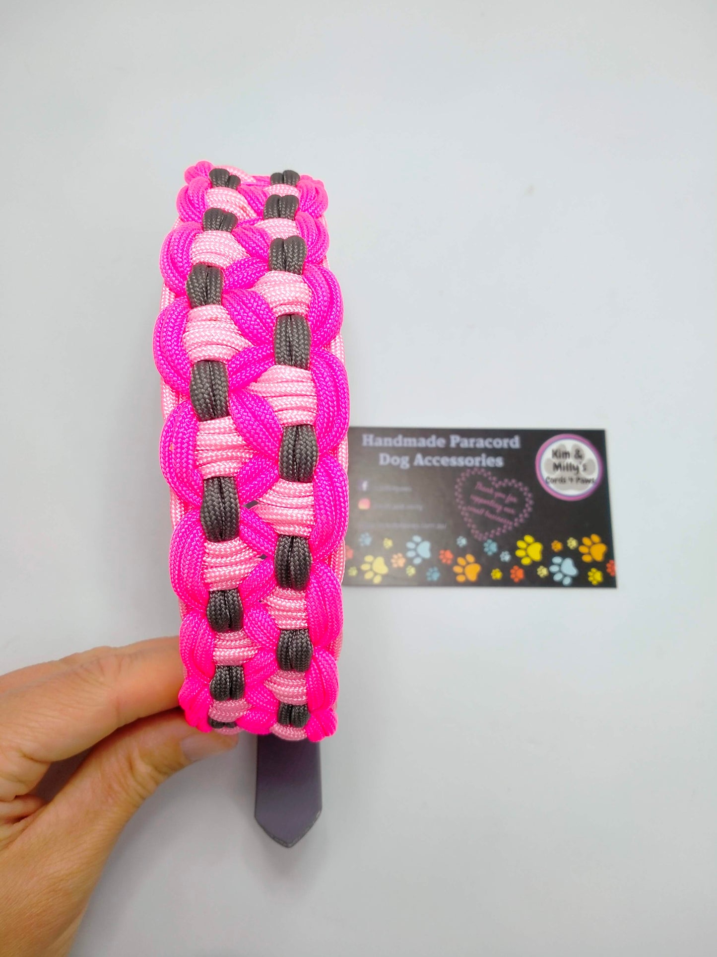 Dog Collar - Sadie's Posie Kim & Milly's Cords 4 Paws Paracord Handmade Dog Accessories Customizable Made in Germany Shipping worldwide