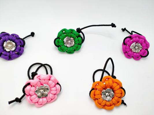 Collar Flower Charm Kim & Milly's Cords 4 Paws Paracord Handmade Dog Accessories Customizable Made in Germany Shipping worldwide